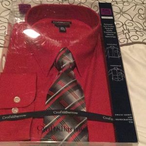 Men’s dress shirt and tie